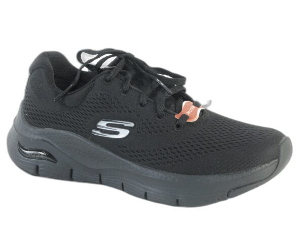 Skechers