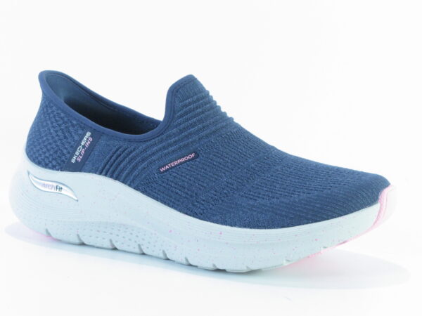 Skechers